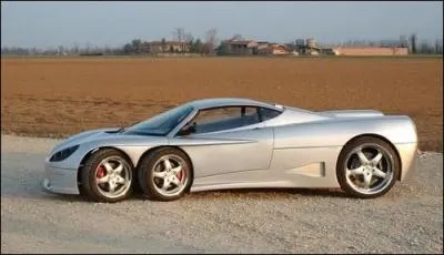 Quelle est cette voiture...bizarre ?