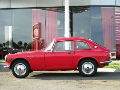 Quelle est cette voiture japonaise ?