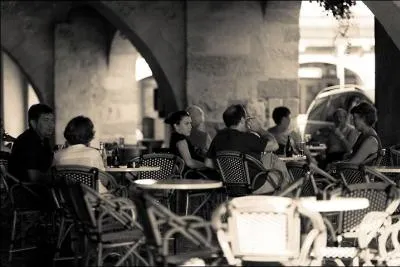 Qui chantait "Je pensais qu'après le tombeau de Lénine, on irait au café Pouchkine" ?