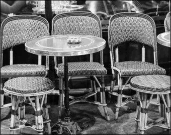 Qui chantait "Au café des délices" ?