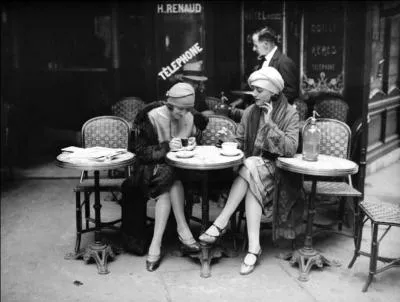 De qui est la chanson "Le Café des trois colombes" ?