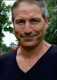 Qui est le rédacteur en chef-jardinier et présentateur de l'émission de France 5, 'Silence ça pousse.' ?