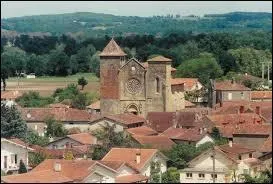 Je vous emmène à Riscle, commune Gersoise située en région ...