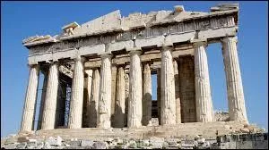 Et quelle période précède le Moyen Âge ?