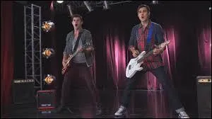 Comment s'appelle la chanson que Diego et Leon ont chanté en anglais ?