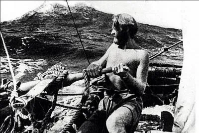 Thor Heyerdahl a émis une théorie montrant que les habitants d'un lieu étaient à l'origine du peuplement d'un autre lieu. Voulant le démontrer par l'exemple, il organisa une traversée. Quelle est cette traversée ?