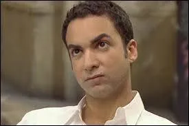 Qui est le mari ou la femme de cette personne ?