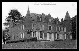 Voici le château de la Coussaye, dans la commune Deux-Sévrienne de Terves. Pour le voir, nous devons nous rendre en région ..