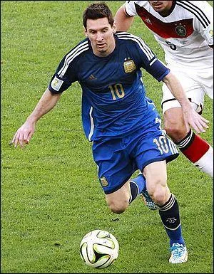 Après le resto, passons au sport : Messi est le détenteur de plus de 100 records.