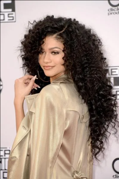 Dans Shake it up ! , son prénom, Rocky, est en fait un diminutif du prénom...