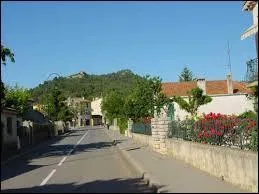 Nous traversons la commune Varoise de Nans-les-Pins. Nous nous trouvons en région ...