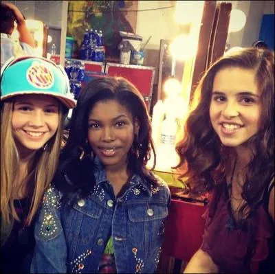 Avec qui s'est-elle liée d'amitié grâce à cette émission ?