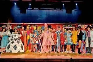 D'après le conducteur du train électrique, où y a-t-il des fantômes après minuit ?