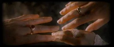 Combien d'anneaux de pouvoir, outre l'Anneau Unique, ont été forgés, et à qui ont-ils été confiés ?