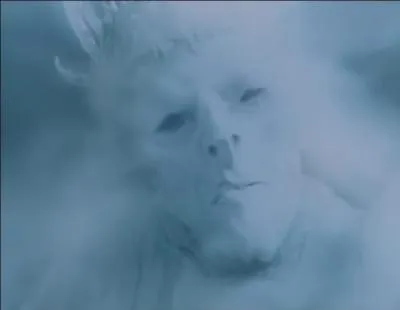 Où Frodon a-t-il été poignardé par le Roi-Sorcier d'Angmar ?