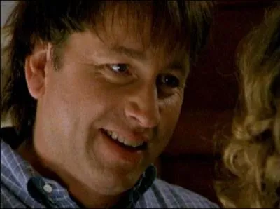 [Le fiancé] Quelle est la profession de Ted ?