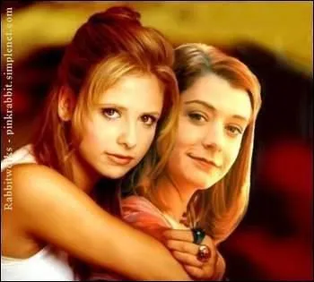 "La face cachée" : au début de l'épisode, à quoi jouent Buffy et Willow ?