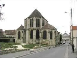 Nous sommes à Chennevières-sur-Marne, ville francilienne située dans le département ...