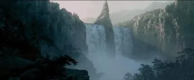 Plus en aval sur ce fleuve, quel est le nom des chutes avant lesquelles Frodon et Sam s'arrêtent ?