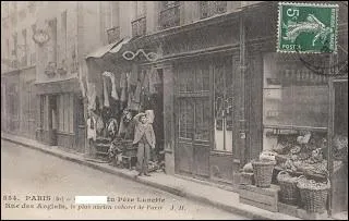 Le tapissier ne trame pas des tapisseries. Il a pour vocation de reluquer si vient la clientèle.