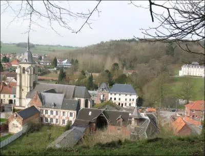 Pas-en-Artois est une petite ville :