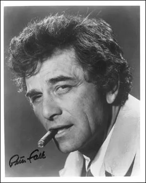 Dans la série "Columbo" avec Peter Falk, quelle était la particularité vestimentaire de Columbo ?