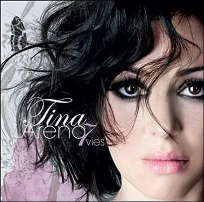 1999. Que veut Tina Arena pour oublier ses souvenirs, se rapprocher de l'avenir et croire encore à l'avenir ?