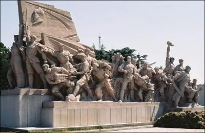 Combien dura la Longue Marche conduite par Mao Ze Dong ?