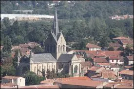Nous partons à la découverte de Mazamet. Lieu de naissance de Laurent Jalabert, cette ville midi-pyrénéenne se situe dans le département ...