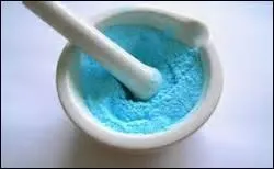 Lequel de ces mots est en médecine ce que sont les excipients en chimie ?