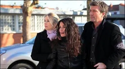 Quel officier du RIS est soupçonné de meurtre dans l'épisode "Dans la ligne de mire" ?