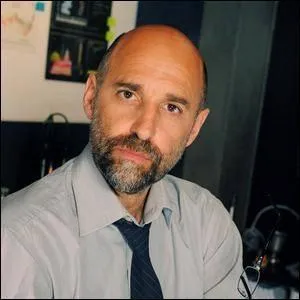 Quel est le nom de cet autre officier du RIS qui démissionne lors de la saison 6 ?