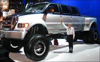 Quel est ce gros 4X4 ?