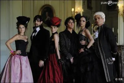 Ce groupe joue dans :