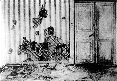 Voici le mur contre lequel le tsar et sa famille furent fusillés. Quel jour est-ce arrivé ?