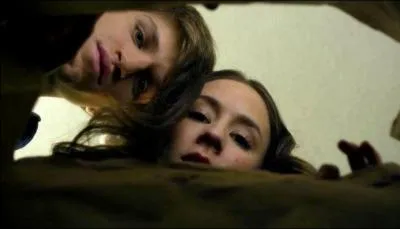 Que laisse A comme mot à Spencer et Toby dans un sac de glace ? (le matin de la nuit d'hôtel)