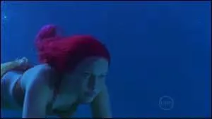 Les sirènes aussi peuvent avoir de petits problèmes de teinture de cheveux ! Cette jeune fille, ... en est la preuve !