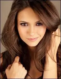 Qui est la mère biologique d'Elena ?