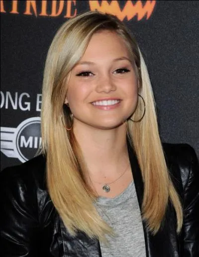 Dans quelle série Olivia Holt jouait-elle le rôle de Kim ?