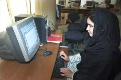 Une loi dangereuse pour les droits des femmes vient d'tre signe par le prsident Karza. Que dit-elle?