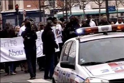 D'aprs Amnesty, le parquet poursuit rarement les auteurs de violences policires. A qui s'adresser alors?