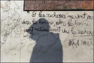 La cour d'appel de Toulouse a condamn  300 euros d'amende un sans-papiers en rtention. A quel titre?