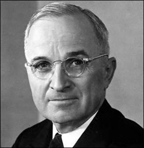 C'est en 1947 que le président Truman propose d'enrayer les progrès du communisme en aidant à la reconstruction de l'Europe. Quelle nationalité n'était pas la sienne ?