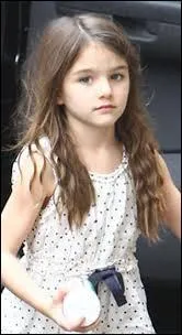 Suri ......la fille de :