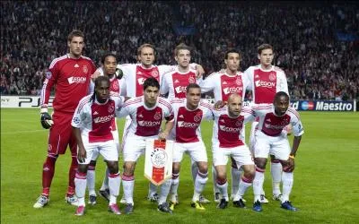 Sport. Dans quelle capitale européenne le club de football surnommé l'Ajax, vainqueur par 4 fois de la ligue des champions, a t-il été fondé ?