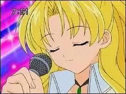 Comment s'appelle la première chanson officielle de Full Moon ?