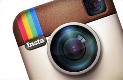 Qui a racheté Instagram en 2012 ?
