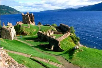 À quelle unité de mesure le physicien James Watt a-t-il donné son nom ?