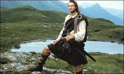L'histoire de Rob Roy a été racontée et enjolivée dans un roman de Walter Scott. Qui a incarné le héros du livre dans un film de 1995 ?