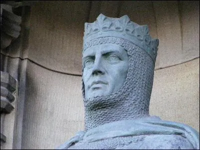 Robert Ier dit Robert the Bruce avait des origines françaises, les mêmes que celles de Guillaume le Conquérant. De quelle région venaient ses ancêtres ?